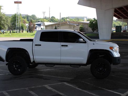 Used 2016 Toyota Tundra SR5 w/ SR5 Upgrade Package AWD/4WD image 5