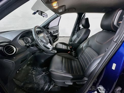 Used 2019 Nissan Kicks SR w/ SR Premium Package FWD image 15