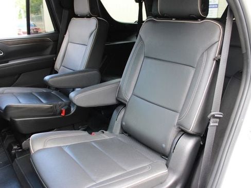 Used 2023 Chevrolet Tahoe Premier AWD/4WD image 13