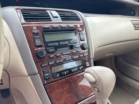 Used 2001 Toyota Avalon XL image 17