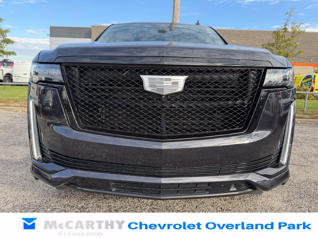 Used 2023 Cadillac Escalade Sport Platinum w/ LPO, ONYX Package AWD/4WD image 8
