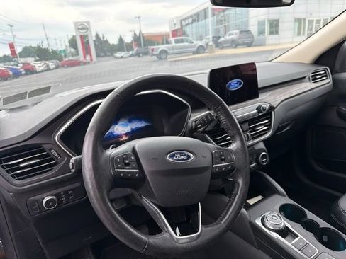 Used 2020 Ford Escape Titanium AWD/4WD image 11
