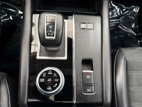 Used 2024 Mitsubishi Outlander Ralliart AWD/4WD image 37