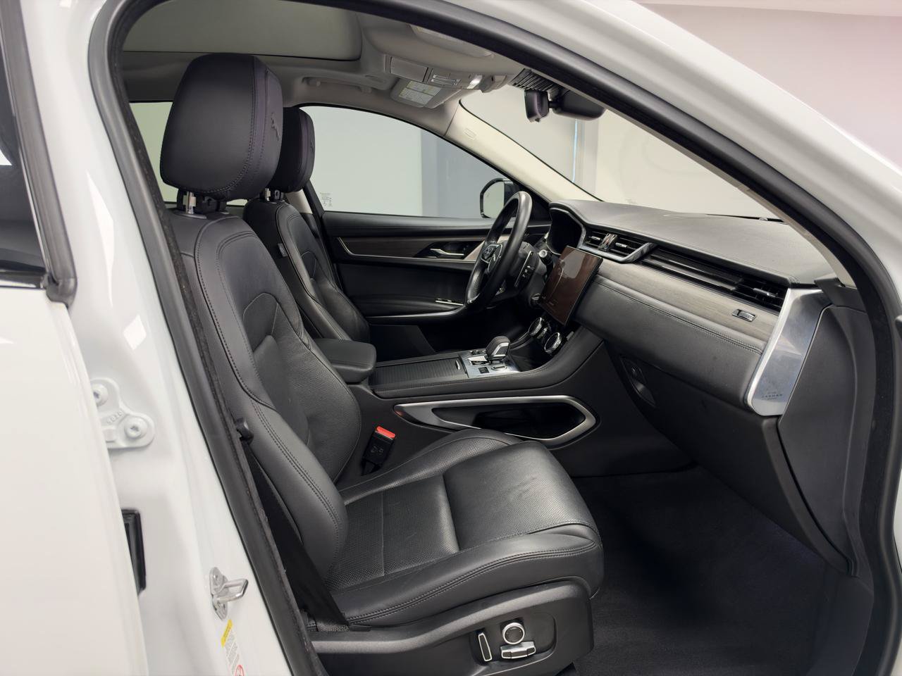 Used 2021 Jaguar F-PACE S AWD/4WD image 10