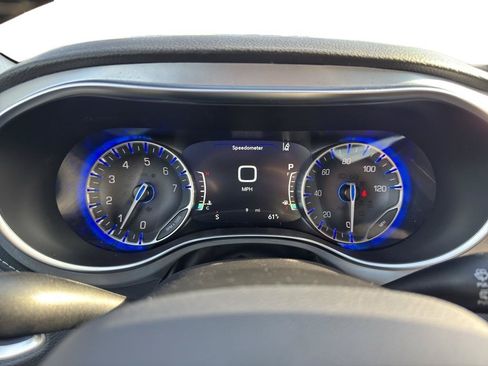 New 2026 Chrysler Pacifica Limited w/ Uconnect Theater Family Group AWD/4WD image 16