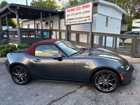 Used 2018 MAZDA MX-5 Miata Grand Touring image 2