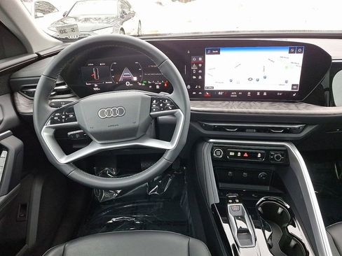 Certified 2025 Audi Q5 Premium image 12