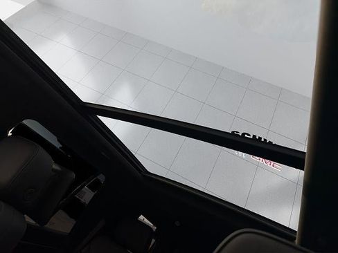 Used 2021 GMC Yukon Denali w/ Denali Ultimate Package image 30