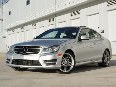 Used 2013 Mercedes-Benz C 250 Coupe image 5