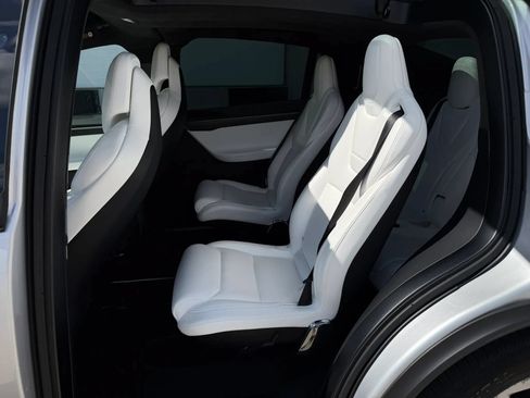 Used 2017 Tesla Model X 75D AWD/4WD image 11