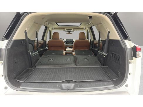 Used 2024 Nissan Pathfinder Platinum AWD/4WD image 18