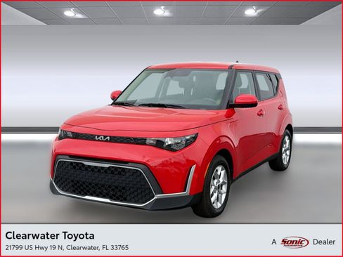 Used 2025 Kia Soul LX w/ LX Technology Package FWD image 1