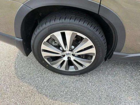 Used 2022 Subaru Ascent Limited w/ Technology Package AWD/4WD image 32
