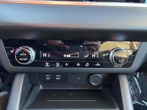 Used 2025 Mitsubishi Outlander SE image 25