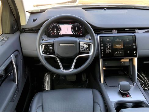 Used 2024 Land Rover Discovery Sport S image 5
