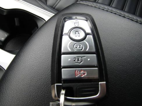 Certified 2024 Ford Edge SEL w/ Convenience Package AWD/4WD image 26