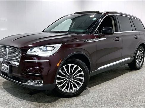 Used 2020 Lincoln Aviator Reserve w/ Equipment Group 201A image 3