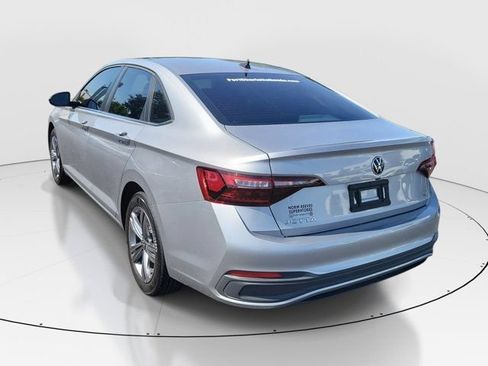 Certified 2023 Volkswagen Jetta SE w/ Panoramic Sunroof Package FWD image 31