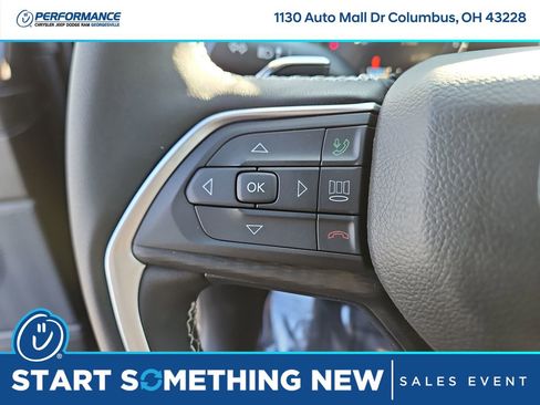 New 2025 Jeep Grand Cherokee Altitude image 29