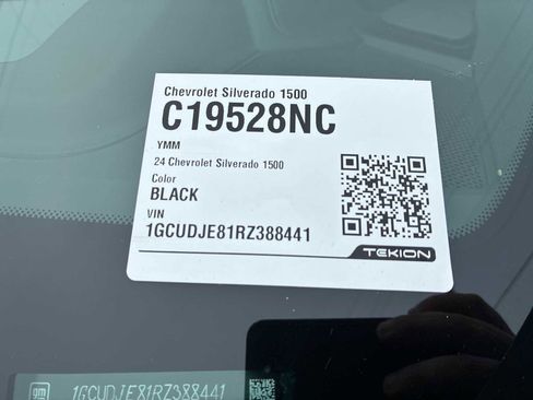 Certified 2024 Chevrolet Silverado 1500 High Country w/ Technology Package image 34