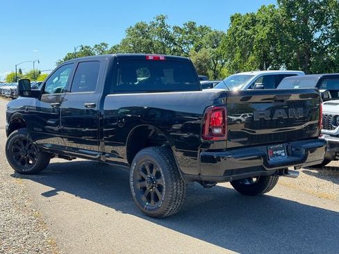 New 2026 RAM 2500 Big Horn AWD/4WD image 12