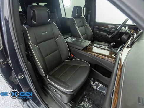 Used 2022 Cadillac Escalade ESV Premium Luxury image 45