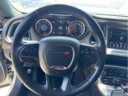 Used 2019 Dodge Challenger SXT RWD image 12