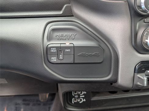 Used 2024 RAM 3500 Big Horn image 25