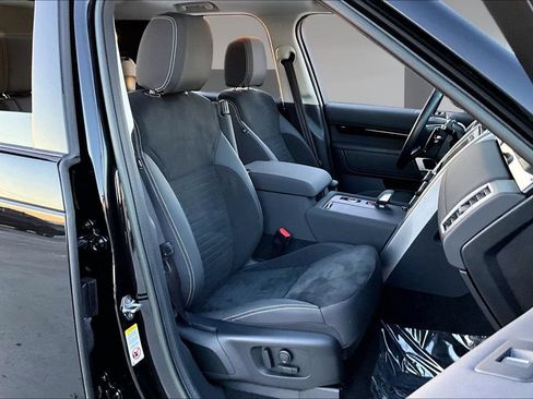 Certified 2023 Land Rover Discovery S AWD/4WD image 27