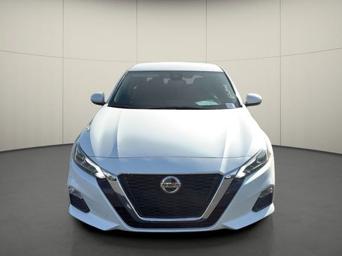 Used 2022 Nissan Altima 2.5 SV image 2
