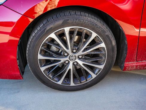 Used 2019 Toyota Camry SE image 5