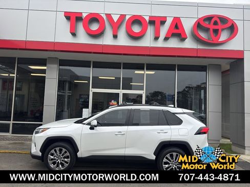 Used 2023 Toyota RAV4 XLE Premium image 1