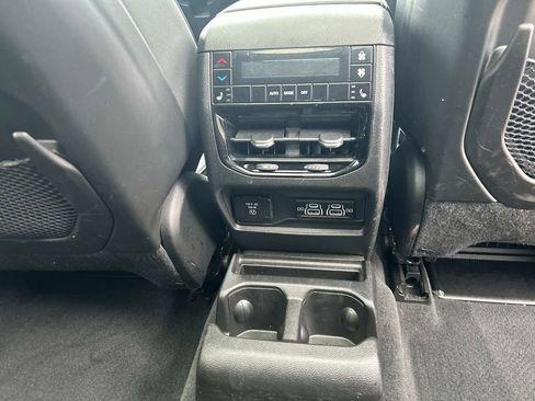 Used 2023 Jeep Grand Cherokee L Limited w/ Black Appearance Package image 17