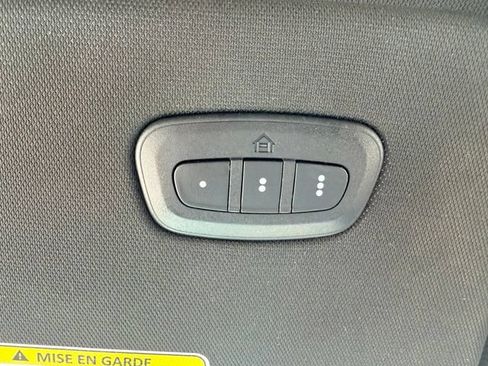 Used 2025 Jeep Wagoneer L Series II AWD/4WD image 16