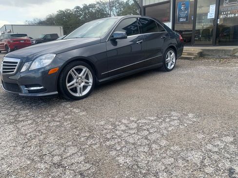 Used 2013 Mercedes-Benz E 350 Sedan image 3