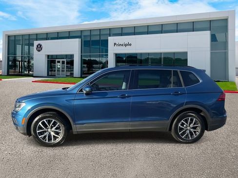 Used 2019 Volkswagen Tiguan SE w/ Panoramic Sunroof Package image 4