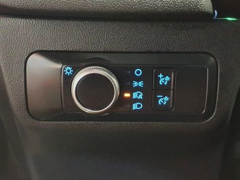 Used 2020 Ford Escape SE image 17