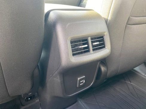 Used 2024 Chevrolet Equinox LS w/ LS Convenience Package image 17