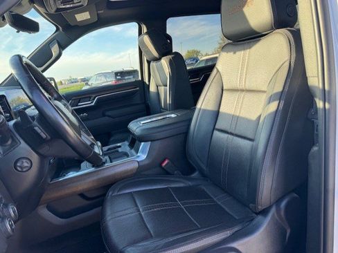 Used 2022 Chevrolet Silverado 1500 High Country w/ High Country Premium Package AWD/4WD image 14