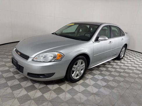 Used 2011 Chevrolet Impala LT w/ Luxury Edition Package FWD image 9