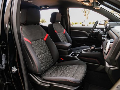 Used 2024 Chevrolet Colorado Z71 w/ Z71 Convenience Package 2 image 47