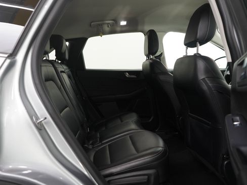 Used 2022 Ford Escape Titanium image 11