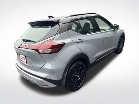 Used 2024 Nissan Kicks SR w/ SR Premium Package FWD image 7
