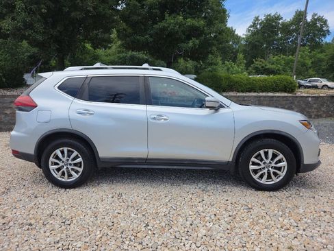 Used 2018 Nissan Rogue SV AWD/4WD image 8