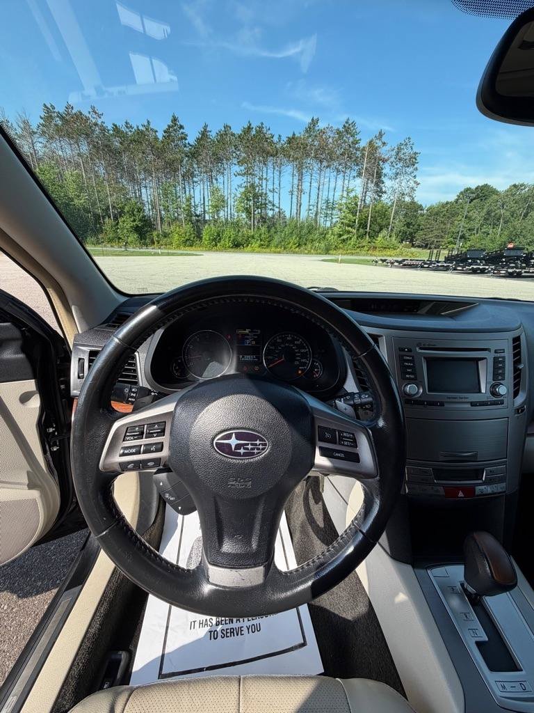 Used 2013 Subaru Outback 2.5i Limited w/ Moonroof Pkg AWD/4WD image 11
