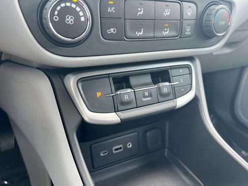 Used 2024 GMC Terrain SLE w/ Fleet Convenience Package FWD image 22