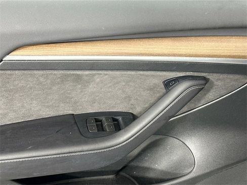 Used 2023 Tesla Model 3 Standard Range image 21