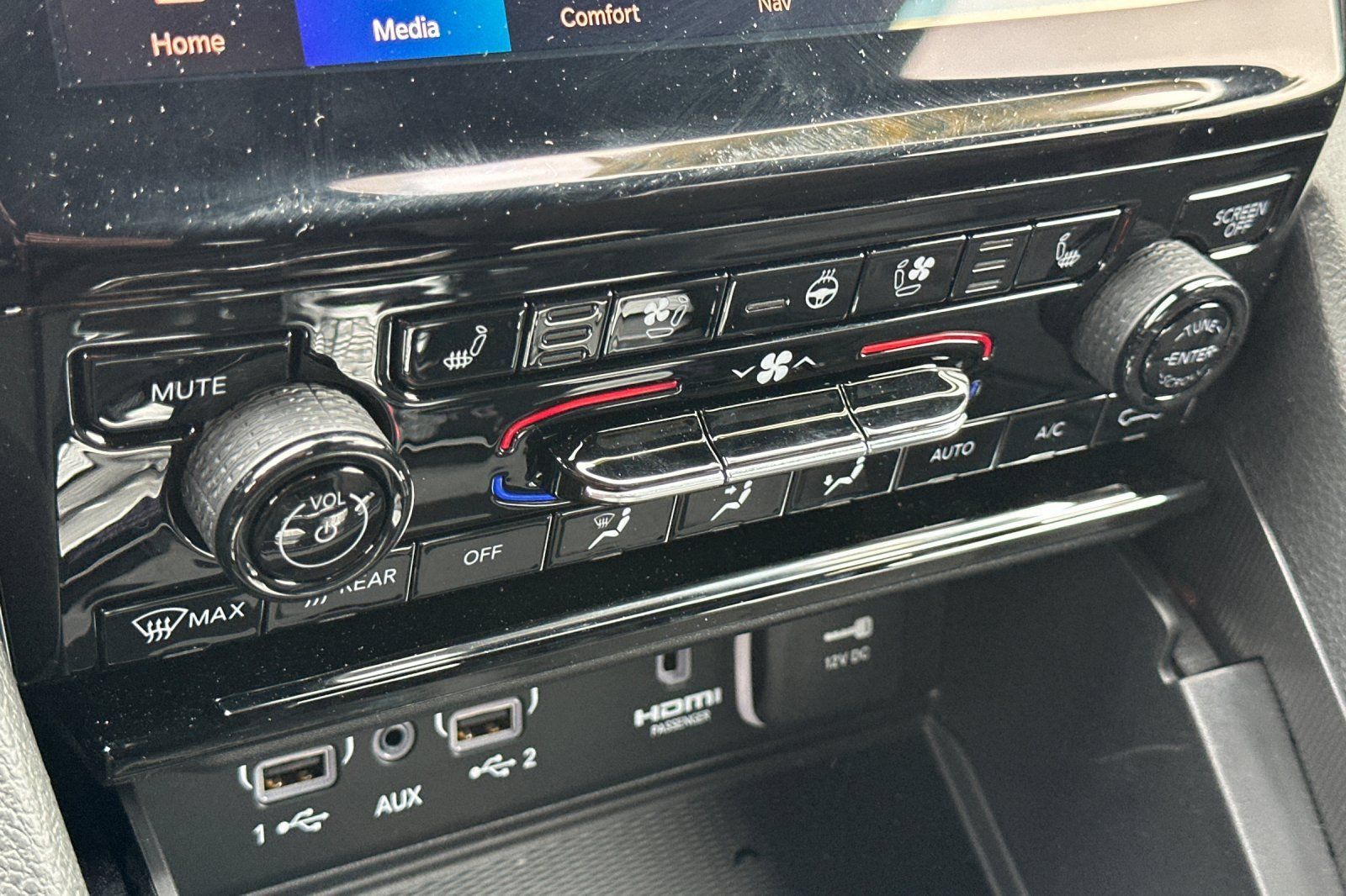 New 2023 Jeep Grand Cherokee Trailhawk w/ Advanced Protech Group II AWD/4WD image 19