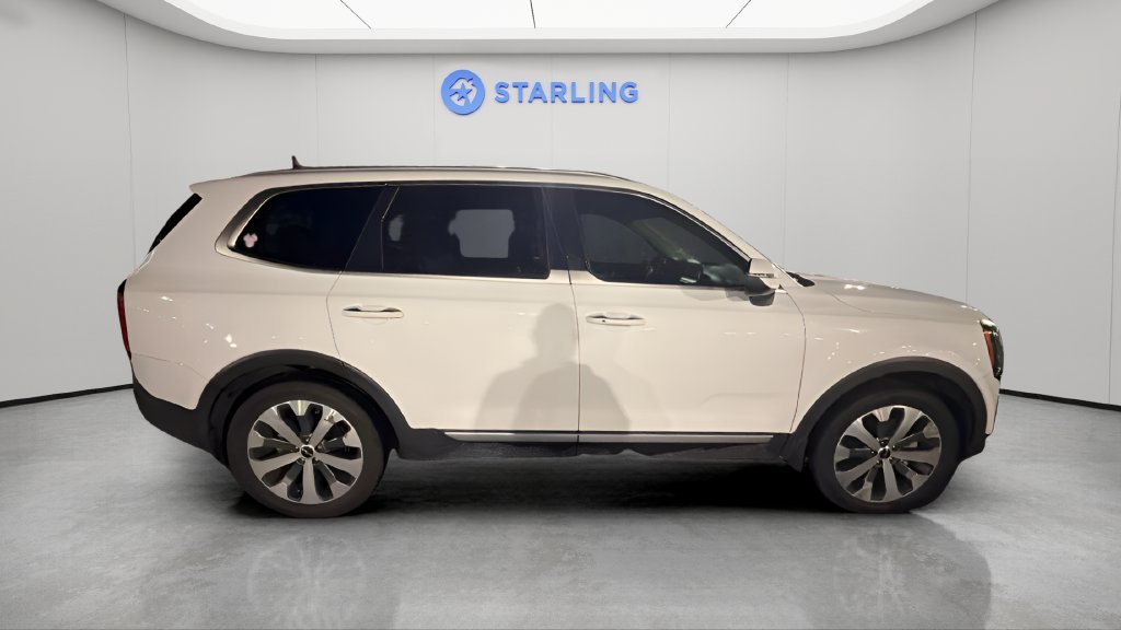Used 2022 Kia Telluride S FWD image 2