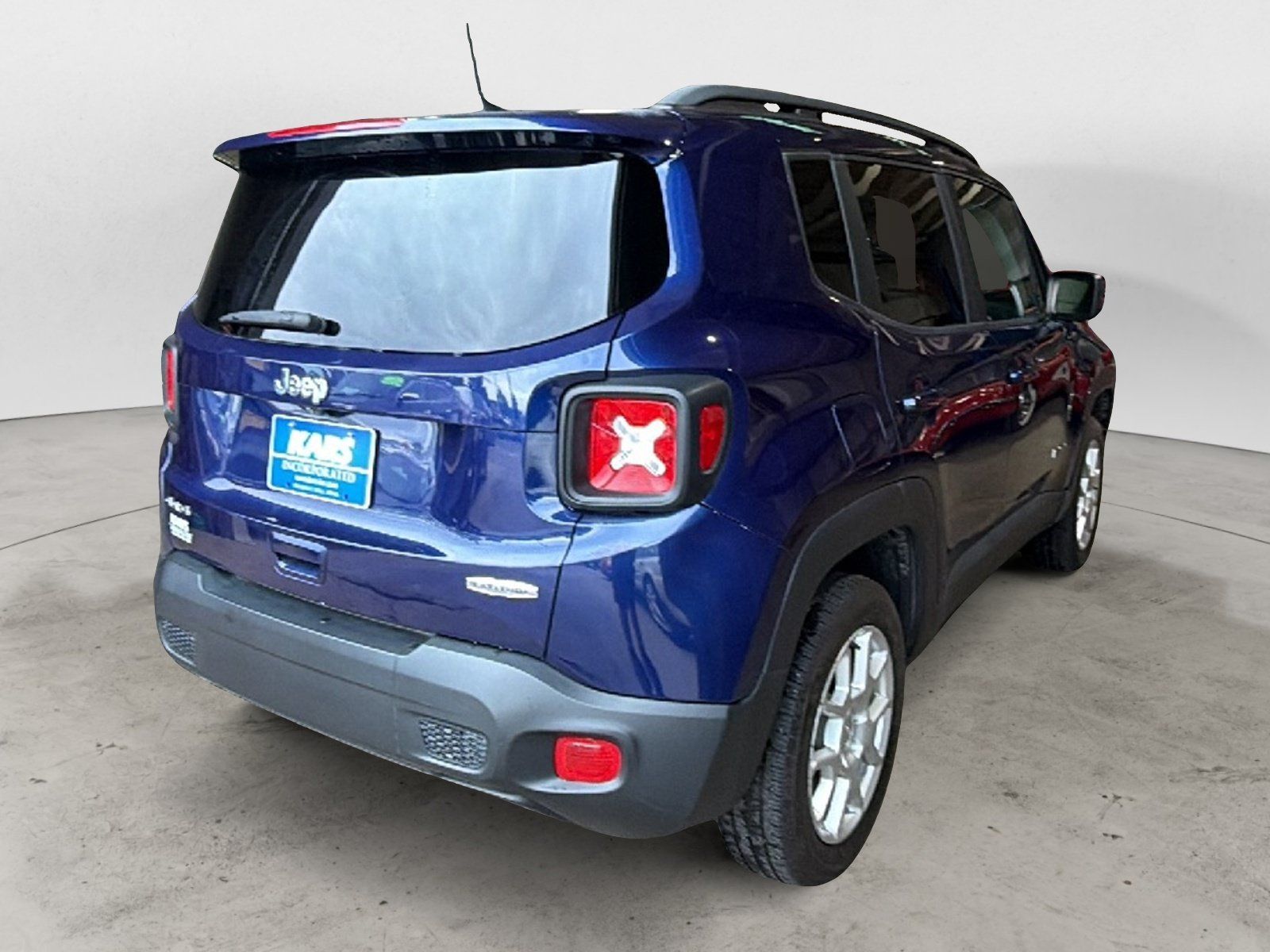 Used 2019 Jeep Renegade Latitude w/ Cold Weather Group AWD/4WD image 6